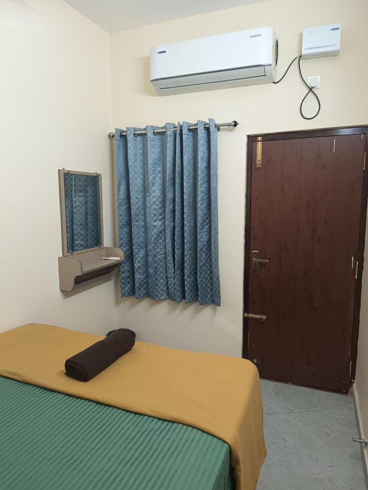Omkara - The Fives Guest House Tiruvannāmalai Zewnętrze zdjęcie