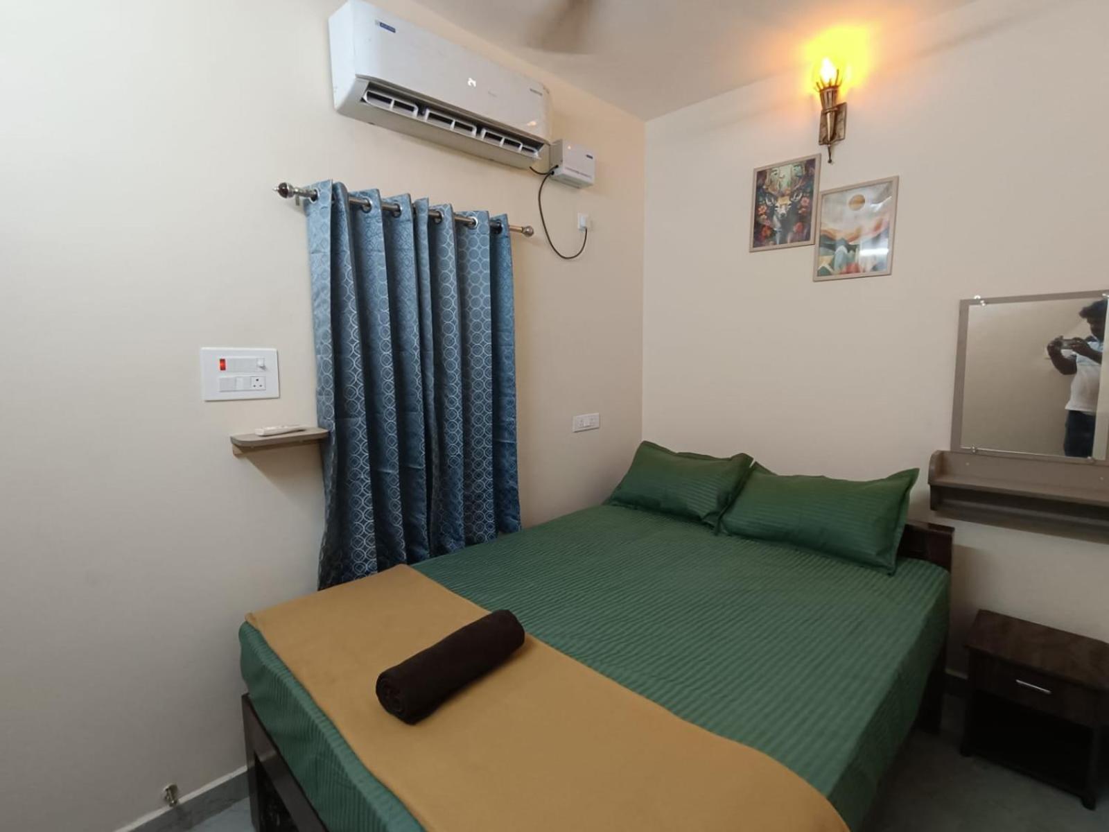 Omkara - The Fives Guest House Tiruvannāmalai Zewnętrze zdjęcie